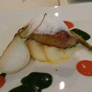 臭みが全くない熱々のフォアグラ