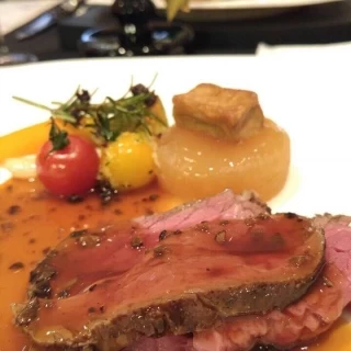 メインデッシュのお肉