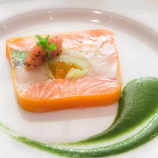 披露宴の料理・魚介のテリーヌ