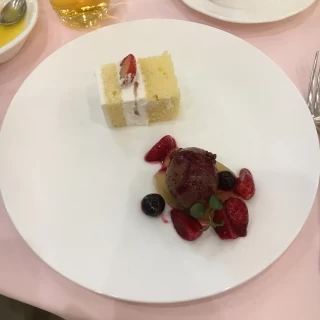 ウェディングケーキとデザート