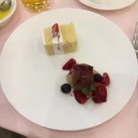 ウェディングケーキとデザート