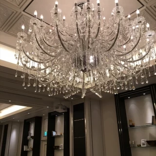 シャンデリアは大きい
