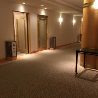 控え室前
