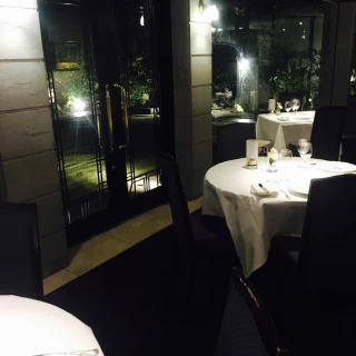 夜のお庭も綺麗です。