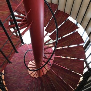 披露宴会場からウェルカムルームへ続く螺旋階段|461992さんのゲストハウス ヴァレリアーノの写真(439709)