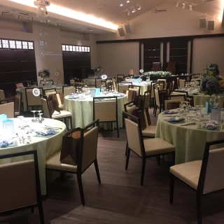 会場