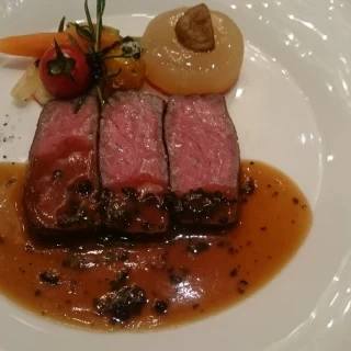 旨味たっぷりの素晴らしいローストビーフでした。