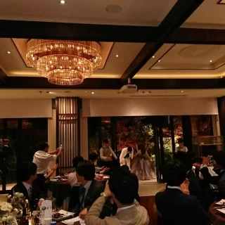 お色直しの後、庭からの入場