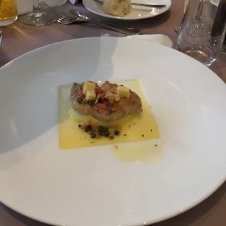 魚料理　アオサと生姜のソース