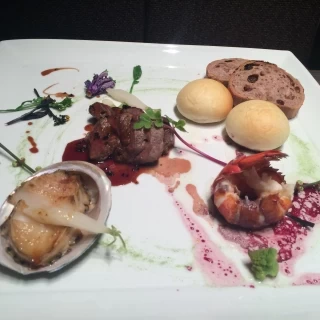柔らかいお肉と美味しい海鮮