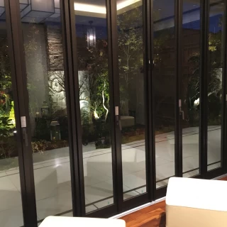1階の披露宴会場 ちょっとひたお庭があります