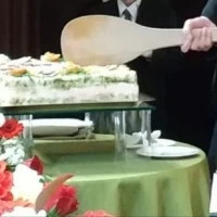 ちらし寿司ケーキのケーキカット