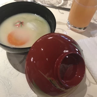 白味噌の碗物
