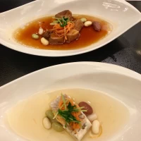 豆腐の苦手なゲストに出した豚肉煮（上）とイトヨリ豆腐（下）