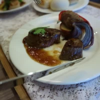 お肉料理。アフターイートでいただきました