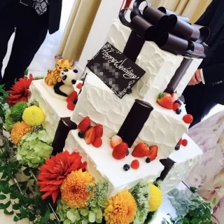 新婦のこだわりのすべて食べられる3段ウエディングケーキ