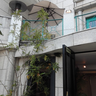 中庭からの喫煙所