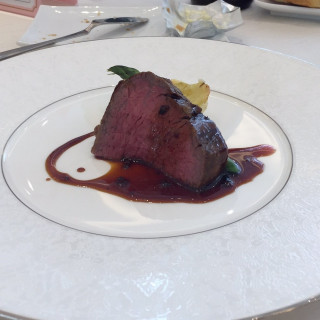 メインの肉料理