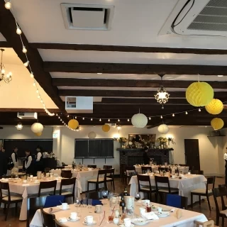 あたたかみのある会場