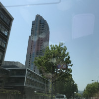 広島市中心部にそびえ立つホテル