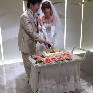 ケーキカット|468351さんの小さな結婚式 大宮店の写真(459775)