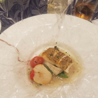 お魚。フィルムに包まれてて開けるワクワク感。
