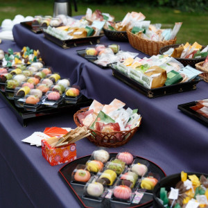 庭園で和菓子のビュッフェ|468670さんの京都洛東迎賓館の写真(455750)
