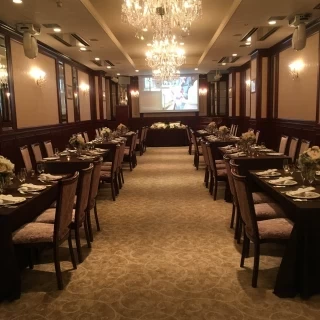 高級感のある披露宴会場