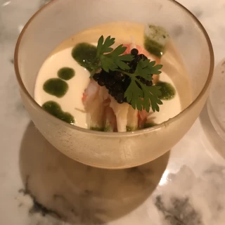 試食したお料理です。お皿にもこだわっていて素敵でした。