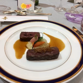 メイン肉料理