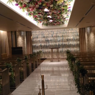 お花が床にも写ります