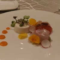 前菜ですが、パンナコッタが美味しい
