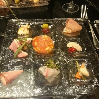 試食の前菜盛り合わせ