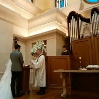 模擬結婚式のサインイベント。クラシックの生歌がBGM