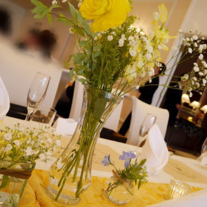 黄色をメインにしたテーブルのお花|473769さんのモルトン迎賓館 八戸の写真(578991)