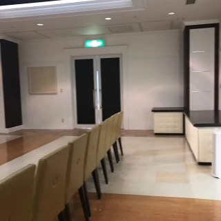 右側