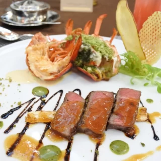 見学者用の料理