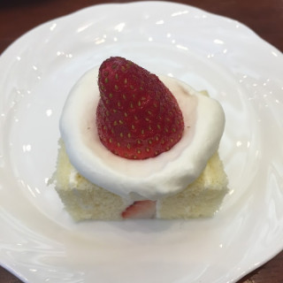 ウエディングケーキの試食