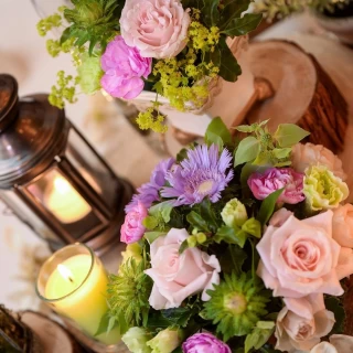 テーブルには装花にキャンドルも配置していただきました。