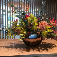 ホテル椿山荘の入り口の生け花