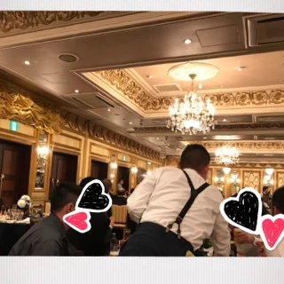 ゴージャスな雰囲気の披露宴会場