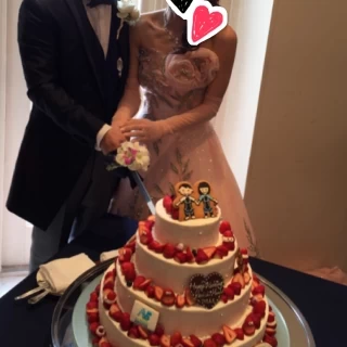 四段の豪華なケーキ入刀