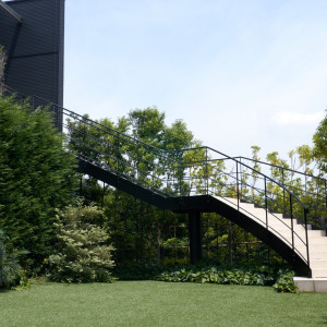 2階のチャペルから登場時に使える階段。|475983さんのヴェントモデルノ 【RISTORANTE vento moderno】（ウエディング取扱終了）の写真(481207)