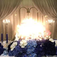 一階の窓のない披露宴会場