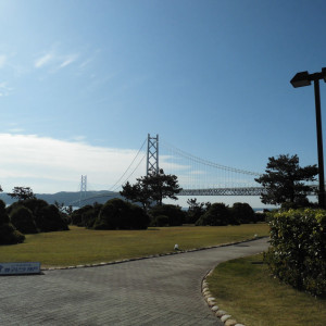 ガーデンと明石海峡大橋が見える|476429さんのシーサイドホテル舞子ビラ神戸の写真(697413)