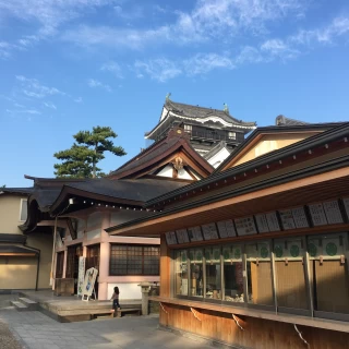 社務所と神社