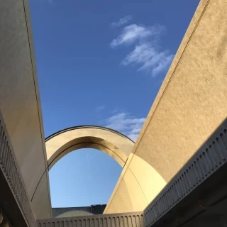 少し狭い会場