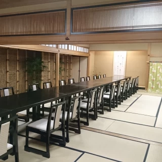 少人数会食場も広々