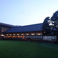 夕暮れの明治記念館