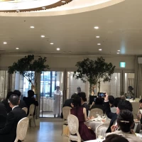 デザートビュッフェ時のマジックミラーを使用した演出